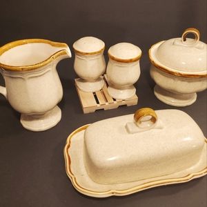 🍮Mikasa GARDEN CLUB Stoneware S&P Shakers, Creamer, Sugar Bowl, & Butter Dish